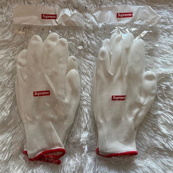 NEW Supreme Rubberized Gloves - Picture 3 of 3